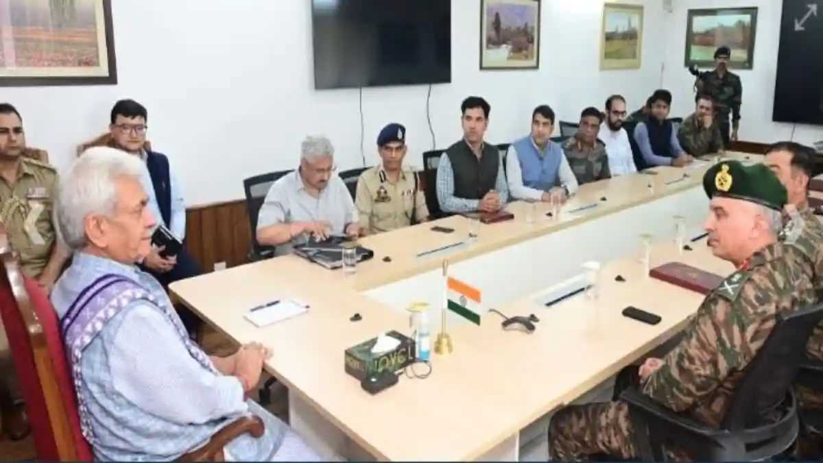 जम्मू-कश्मीर सरकार ने राष्ट्र विरोधी गतिविधियों के आरोपी शिक्षक को किया बर्खास्त